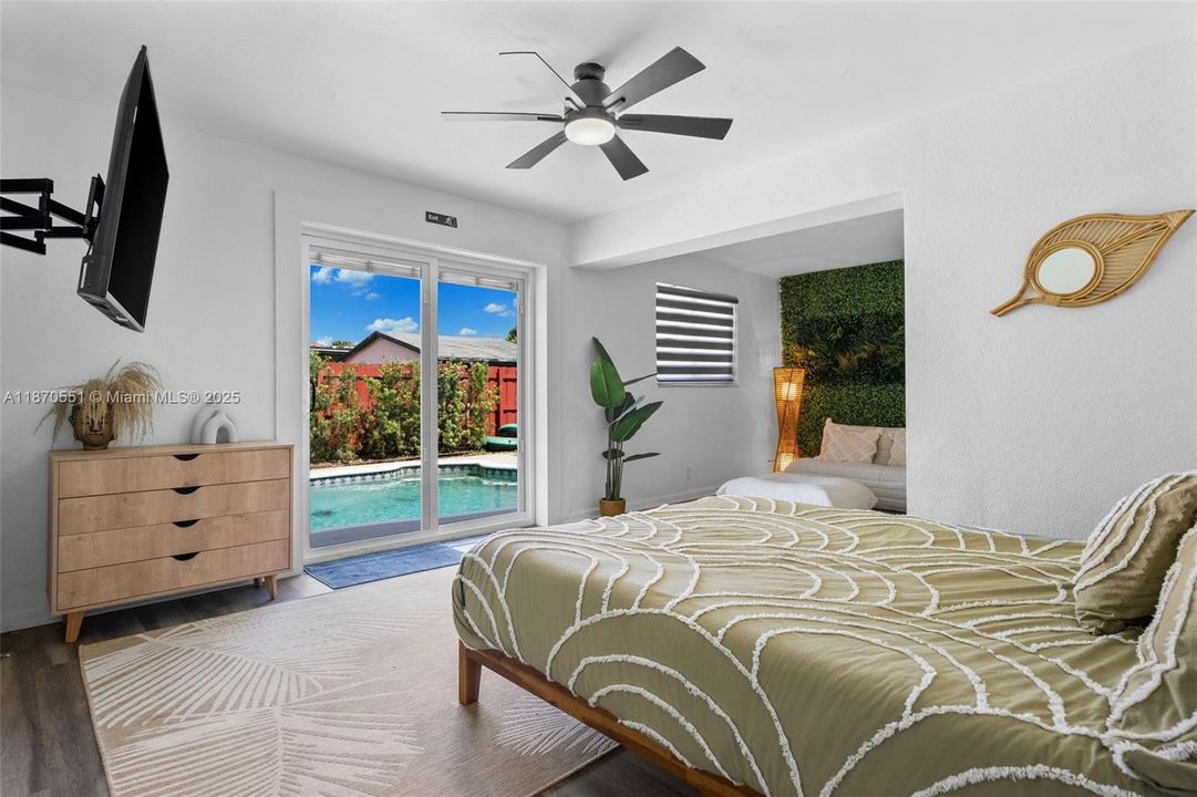 Active With Contract: $4,000 (4 beds, 3 baths, 1210 Square Feet)