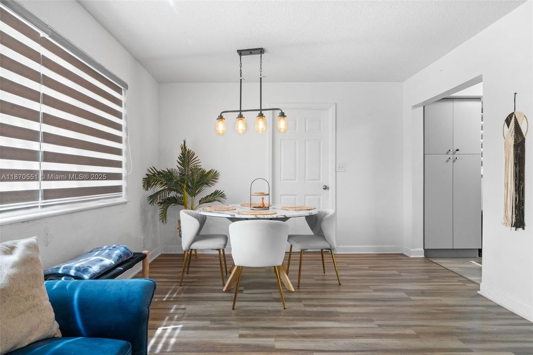 Active With Contract: $4,000 (4 beds, 3 baths, 1210 Square Feet)