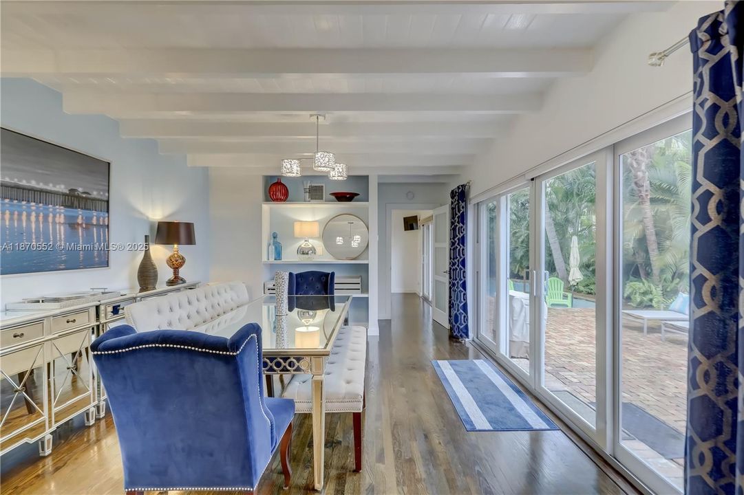 合同活跃: $1,175,000 (3 贝兹, 2 浴室, 1504 平方英尺)