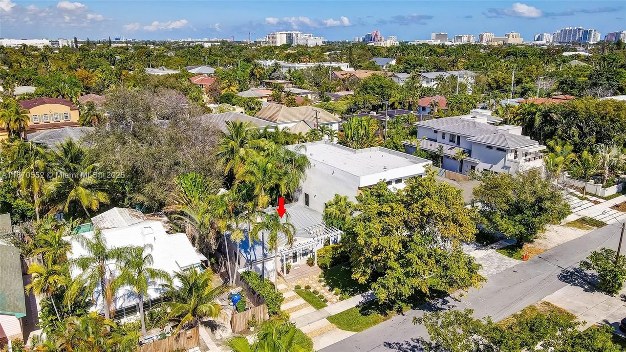 合同活跃: $1,175,000 (3 贝兹, 2 浴室, 1504 平方英尺)