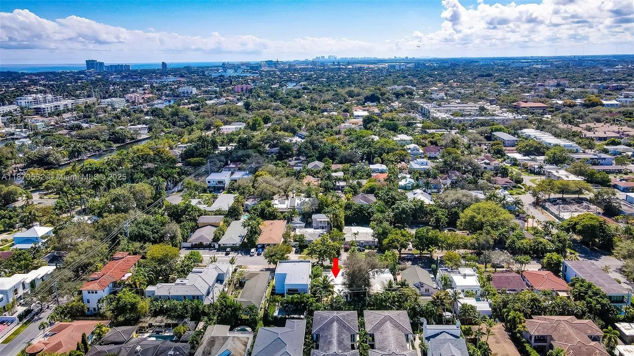 合同活跃: $1,175,000 (3 贝兹, 2 浴室, 1504 平方英尺)