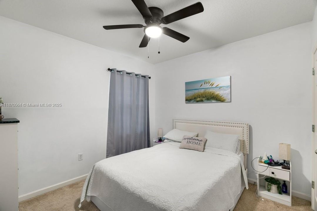 На продажу: $380,000 (4 спален, 2 ванн, 1939 Квадратных фут)