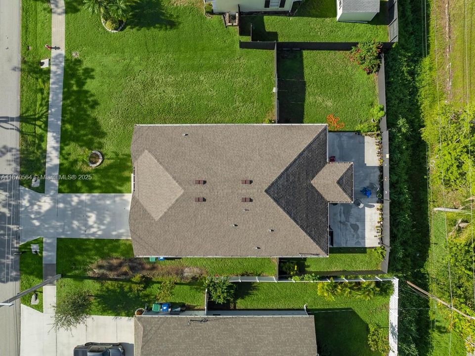 На продажу: $380,000 (4 спален, 2 ванн, 1939 Квадратных фут)