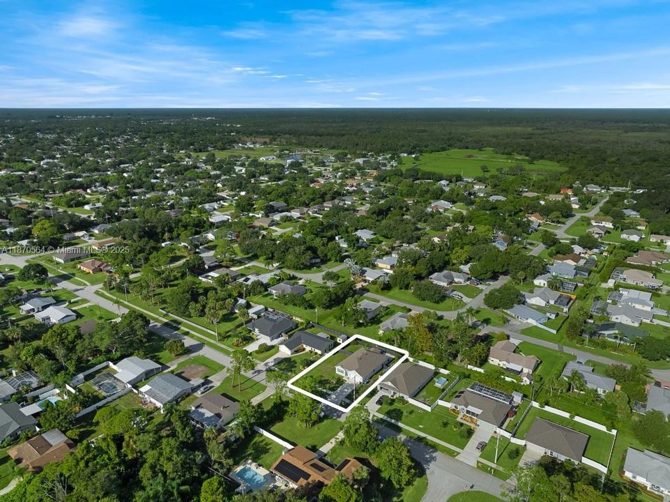 На продажу: $380,000 (4 спален, 2 ванн, 1939 Квадратных фут)