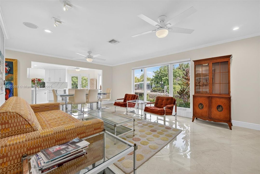 Под контрактом: $1,174,500 (3 спален, 2 ванн, 2510 Квадратных фут)