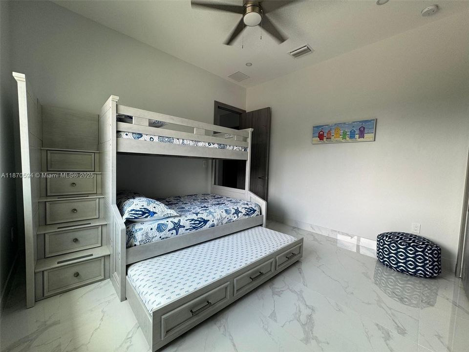 For Rent: $5,400 (4 beds, 3 baths, 2276 Square Feet)