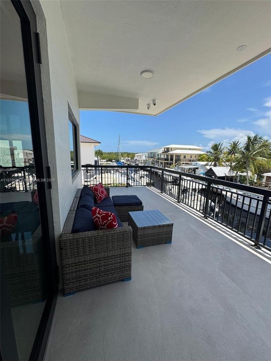 For Rent: $5,400 (4 beds, 3 baths, 2276 Square Feet)