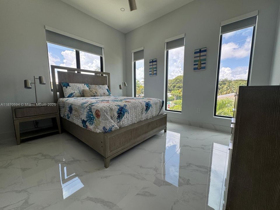 For Rent: $5,400 (4 beds, 3 baths, 2276 Square Feet)