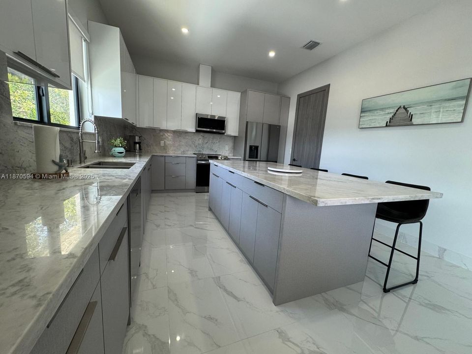 For Rent: $5,400 (4 beds, 3 baths, 2276 Square Feet)