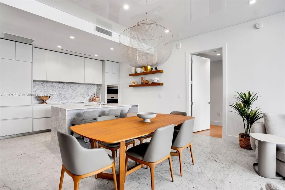 Active With Contract: $2,695,000 (2 beds, 2 baths, 1176 Square Feet)