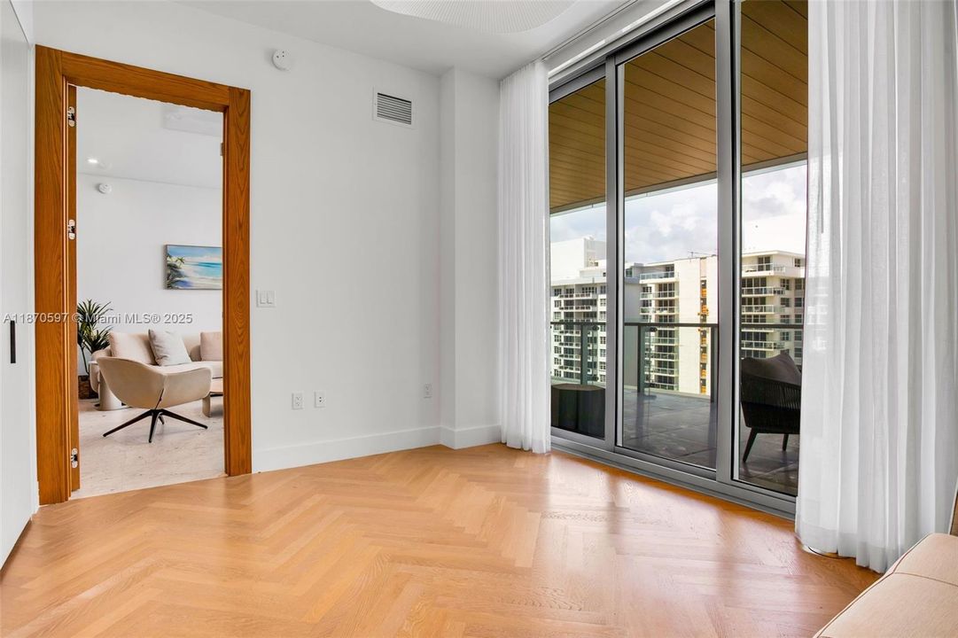 Active With Contract: $2,695,000 (2 beds, 2 baths, 1176 Square Feet)