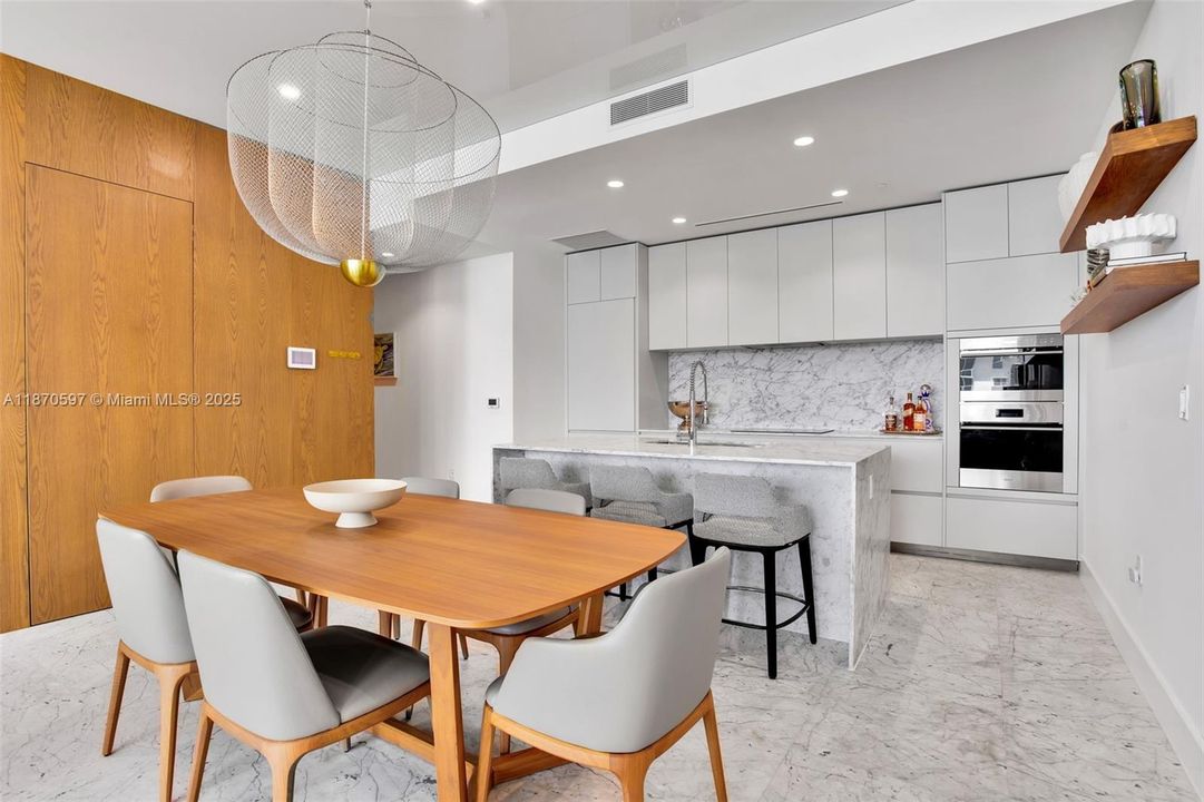 Active With Contract: $2,695,000 (2 beds, 2 baths, 1176 Square Feet)