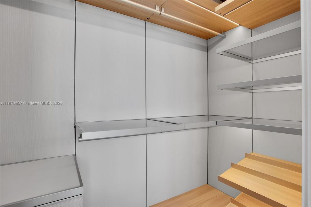 Active With Contract: $2,695,000 (2 beds, 2 baths, 1176 Square Feet)