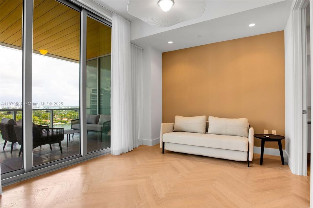 Active With Contract: $2,695,000 (2 beds, 2 baths, 1176 Square Feet)