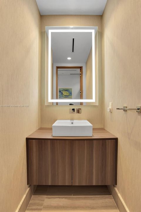 Active With Contract: $2,695,000 (2 beds, 2 baths, 1176 Square Feet)