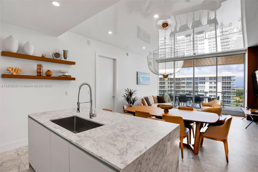 Active With Contract: $2,695,000 (2 beds, 2 baths, 1176 Square Feet)