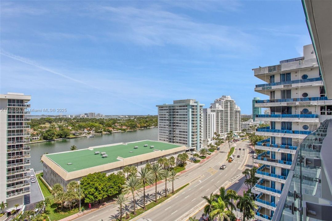 Active With Contract: $2,695,000 (2 beds, 2 baths, 1176 Square Feet)