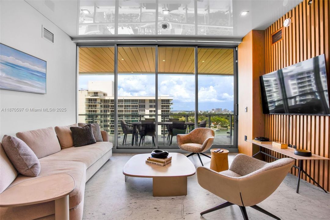 Active With Contract: $2,695,000 (2 beds, 2 baths, 1176 Square Feet)