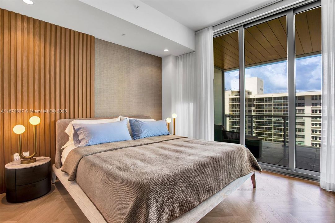 Active With Contract: $2,695,000 (2 beds, 2 baths, 1176 Square Feet)