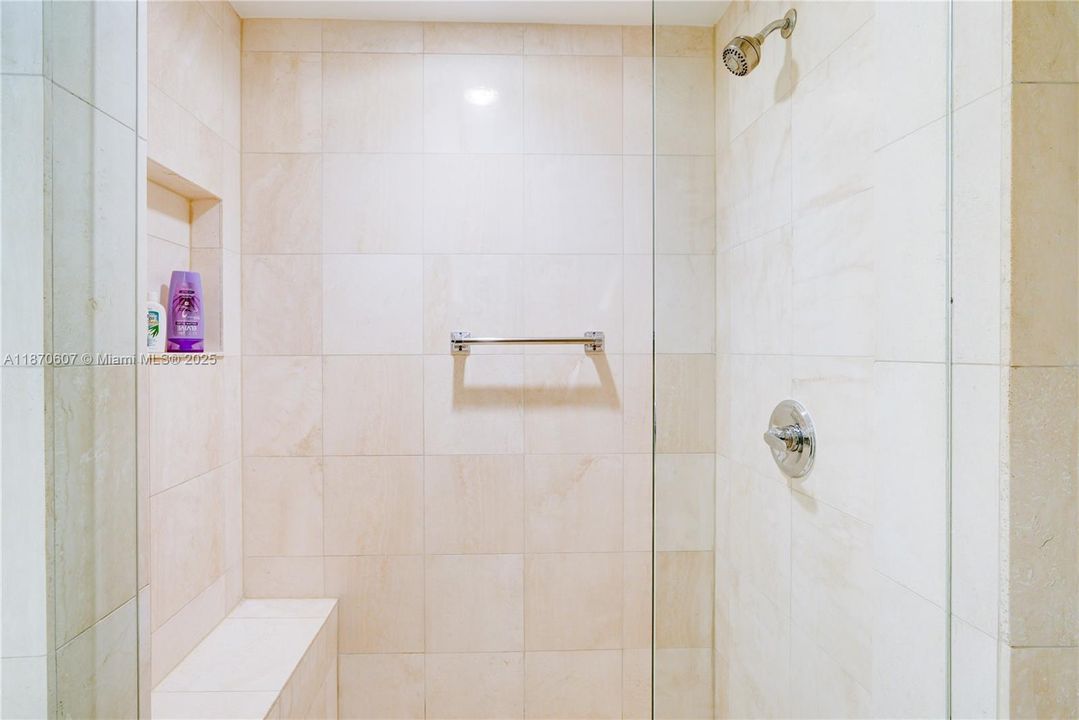 待售: $475,000 (2 贝兹, 2 浴室, 1560 平方英尺)