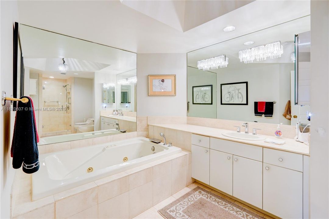 待售: $475,000 (2 贝兹, 2 浴室, 1560 平方英尺)