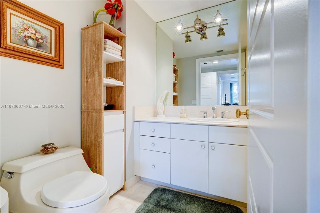 待售: $475,000 (2 贝兹, 2 浴室, 1560 平方英尺)