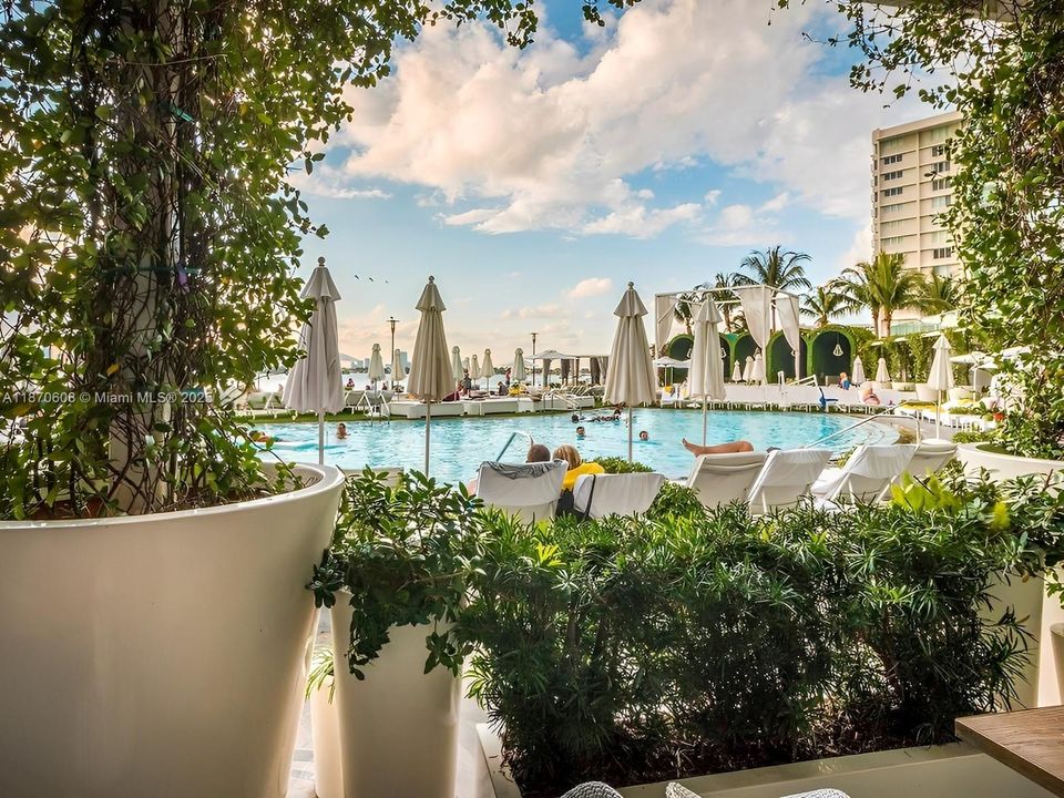 待售: $499,000 (1 贝兹, 1 浴室, 694 平方英尺)