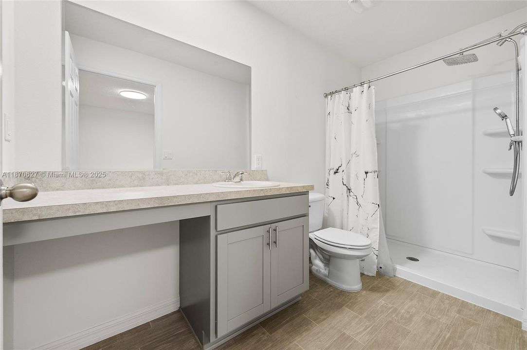 最近租的: $2,300 (2 贝兹, 2 浴室, 1230 平方英尺)