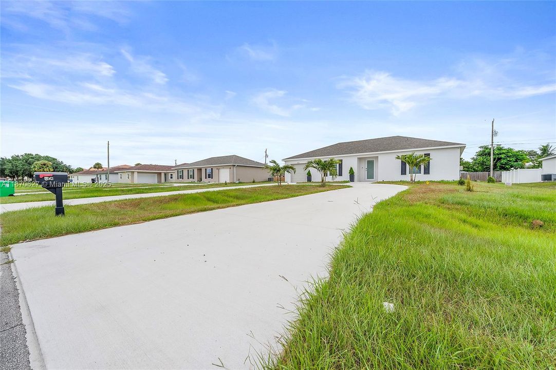 最近租的: $2,300 (2 贝兹, 2 浴室, 1230 平方英尺)