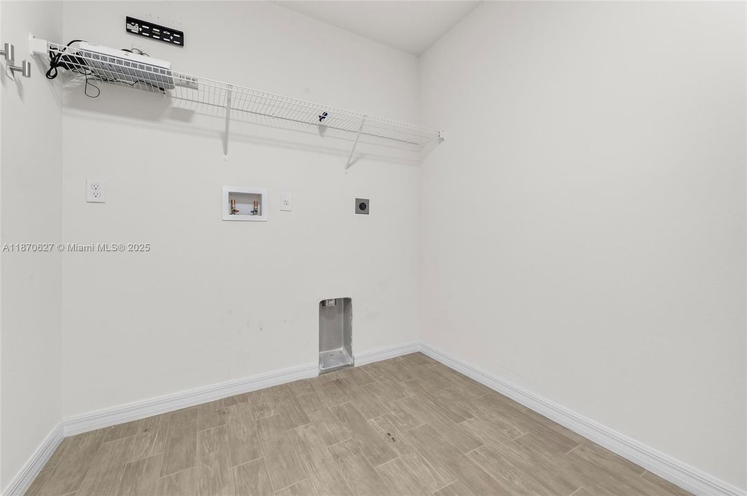 最近租的: $2,300 (2 贝兹, 2 浴室, 1230 平方英尺)