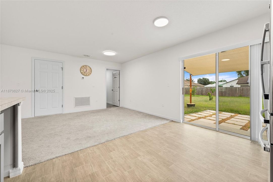 最近租的: $2,300 (2 贝兹, 2 浴室, 1230 平方英尺)