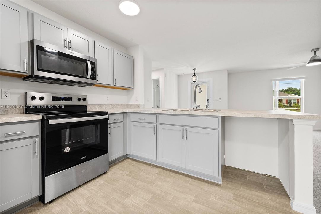 最近租的: $2,300 (2 贝兹, 2 浴室, 1230 平方英尺)