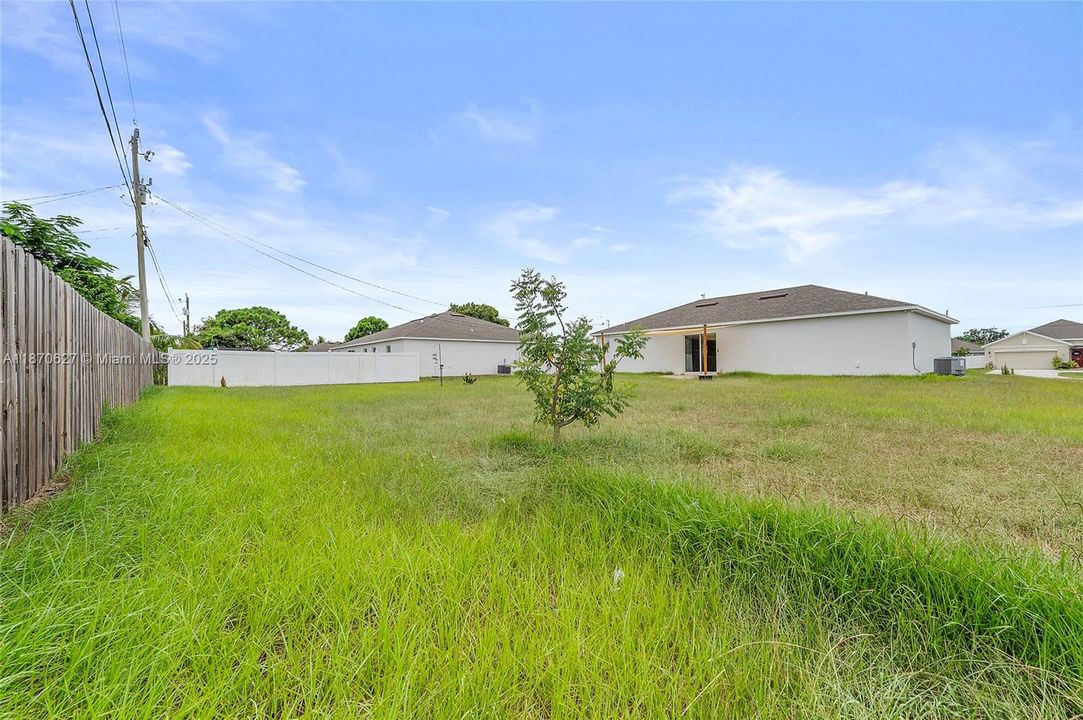 最近租的: $2,300 (2 贝兹, 2 浴室, 1230 平方英尺)