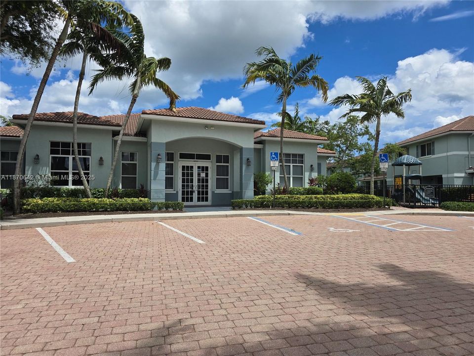 最近租的: $2,000 (3 贝兹, 2 浴室, 1259 平方英尺)