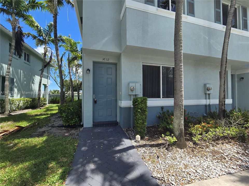 最近租的: $2,000 (3 贝兹, 2 浴室, 1259 平方英尺)