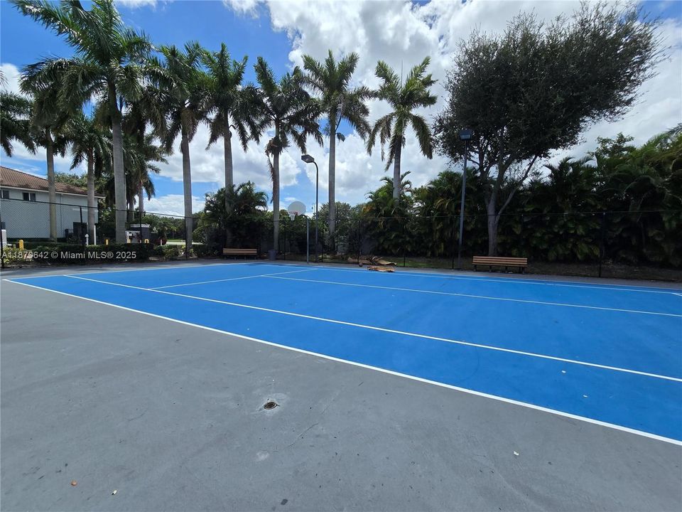 最近租的: $2,000 (3 贝兹, 2 浴室, 1259 平方英尺)