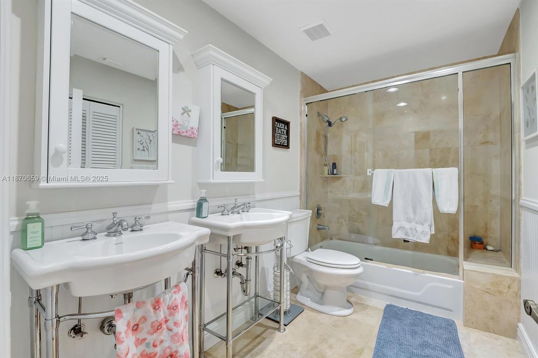 Active With Contract: $5,700 (4 beds, 3 baths, 2676 Square Feet)