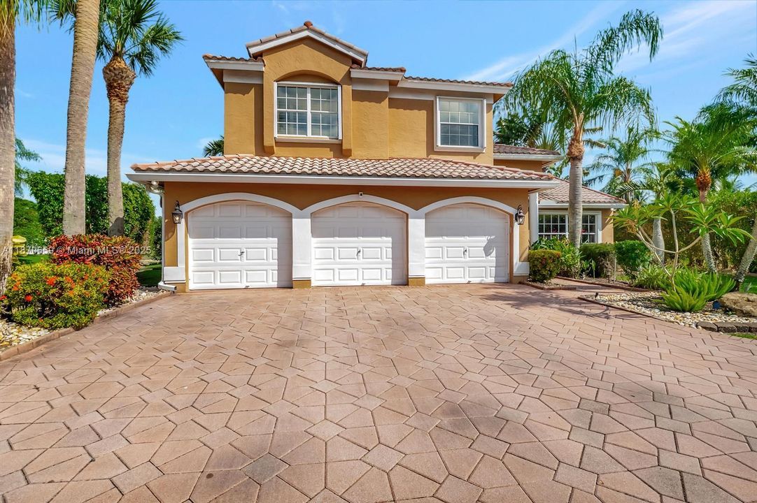 Active With Contract: $5,700 (4 beds, 3 baths, 2676 Square Feet)