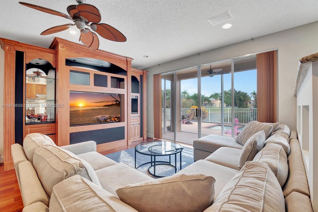 Active With Contract: $5,700 (4 beds, 3 baths, 2676 Square Feet)