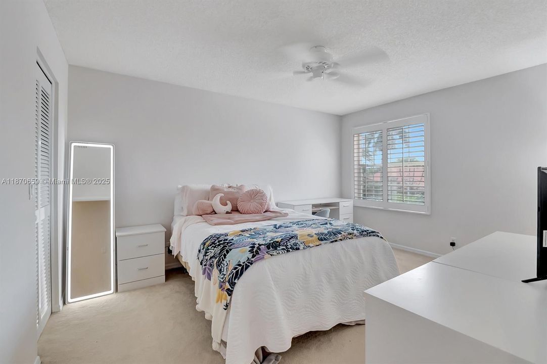 Active With Contract: $5,700 (4 beds, 3 baths, 2676 Square Feet)