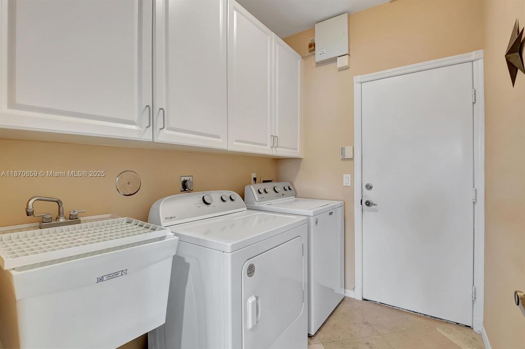 Active With Contract: $5,700 (4 beds, 3 baths, 2676 Square Feet)