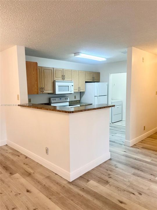 Activo con contrato: $2,000 (2 camas, 2 baños, 1114 Pies cuadrados)