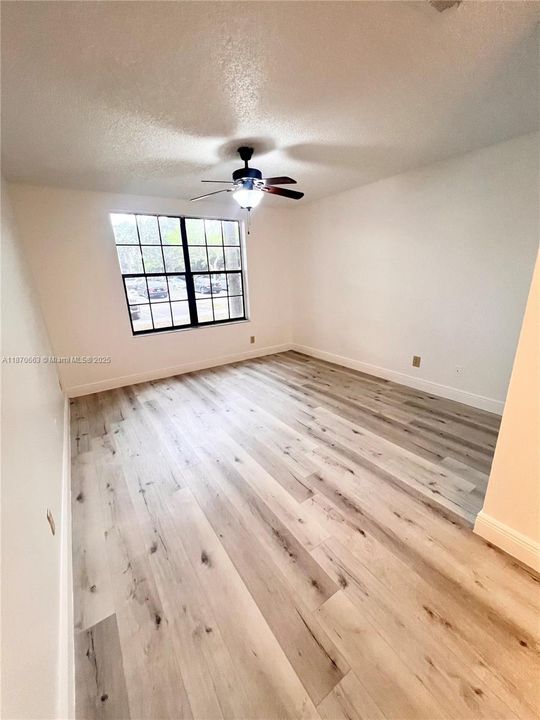 Activo con contrato: $2,000 (2 camas, 2 baños, 1114 Pies cuadrados)