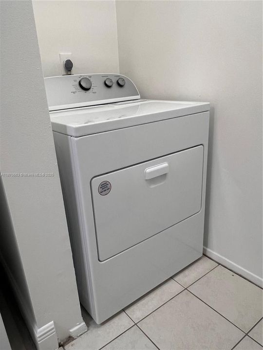 Activo con contrato: $2,000 (2 camas, 2 baños, 1114 Pies cuadrados)