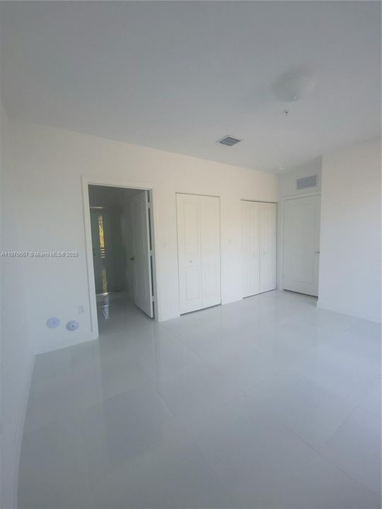 For Rent: $1,300 (1 beds, 1 baths, 0 Square Feet)