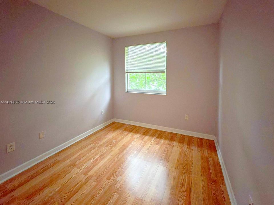 For Sale: $240,000 (3 beds, 2 baths, 1182 Square Feet)