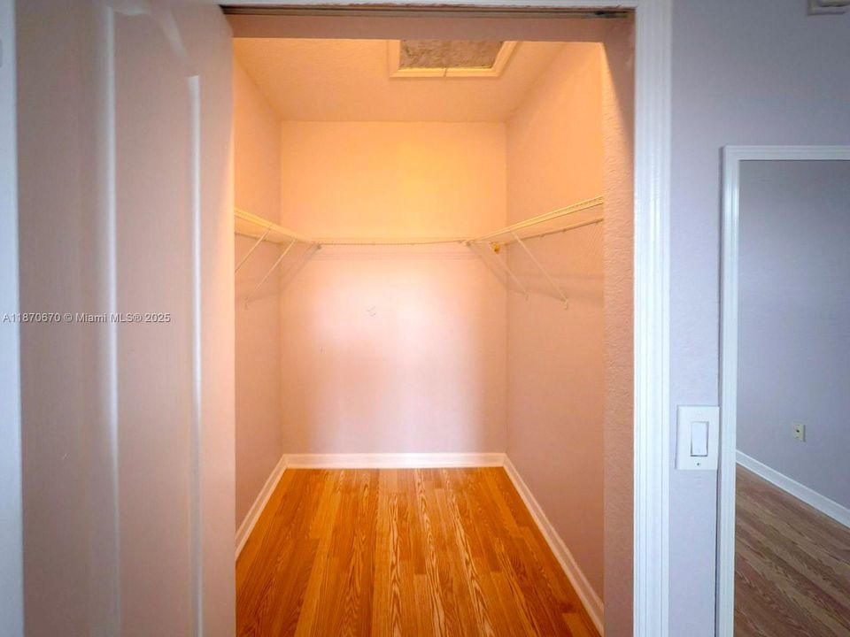 For Sale: $240,000 (3 beds, 2 baths, 1182 Square Feet)