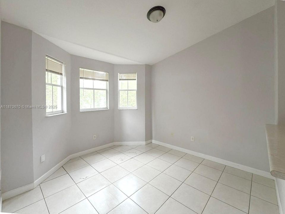 For Sale: $240,000 (3 beds, 2 baths, 1182 Square Feet)