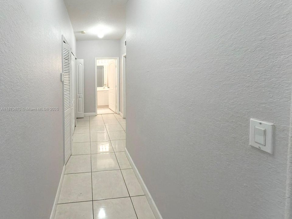 For Sale: $240,000 (3 beds, 2 baths, 1182 Square Feet)