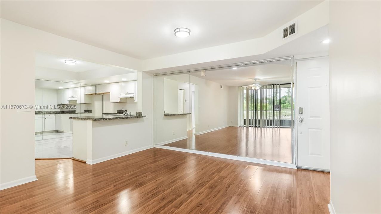 Recently Rented: $2,150 (2 beds, 2 baths, 1133 Square Feet)